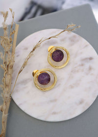 Gold Round Earrings With A Purple Pearl In Gold Plating