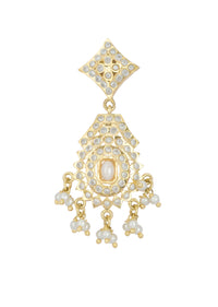 Gold Tone Kundan Choker Set With Geometric Pendant