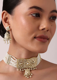 Gold Tone Kundan Choker Set With Geometric Pendant