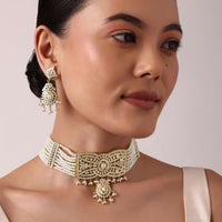 Gold Tone Kundan Choker Set With Geometric Pendant