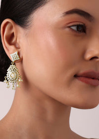 Gold Tone Kundan Choker Set With Geometric Pendant