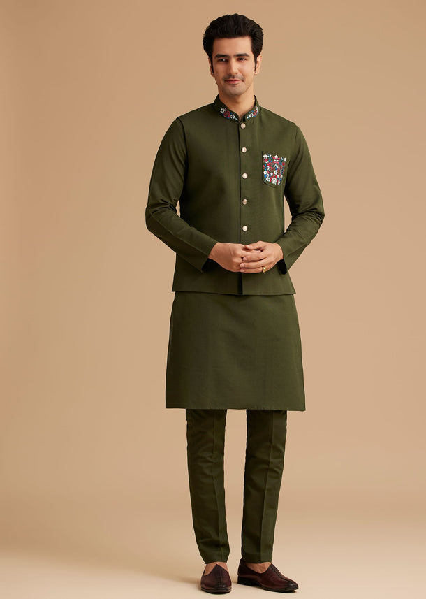 Green Cotton Kurta Set With Embroidered Pocket And Collar