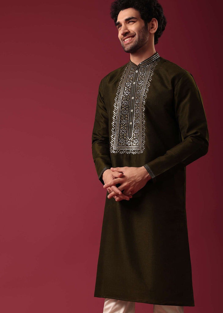 Green Kurta Set In Silk with Leather Work