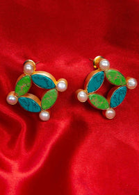 Green Shaded Cut Out Earring With Semi Precious Stone Online - Kalki Fashion