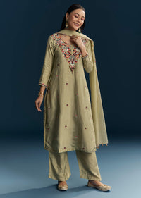 Green Silk Kurta Set With Thread Work