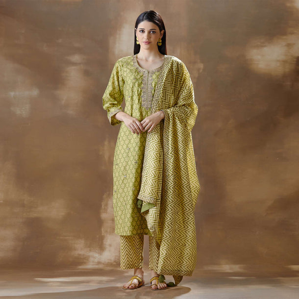 Green Straight Cut Suit In Silk With Print And Embroidered Neckline