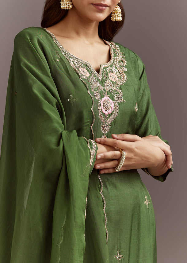 Green Zardosi Dola Silk Kurta Set With Cut Dana Organza Dupatta