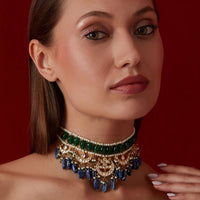 Green And Blue Kundan Choker In Gold Plated Silver Alloy