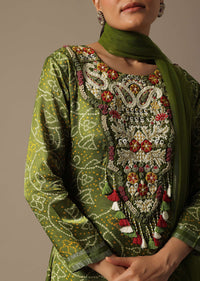 Green Bandhani Print Pant Set With Resham Work