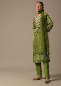 Green Bandhani Print Pant Set With Resham Work