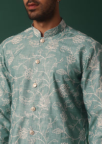 Green Cotton Silk Kurta Set With Intricate Thread Work