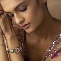 Green Kundan Bracelet In Gold Plated Silver Alloy