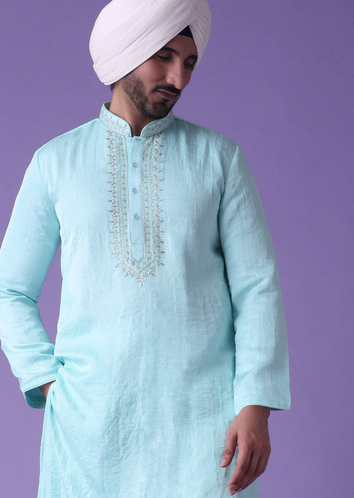 Green Kurta Set In Raw Silk With Threadwork