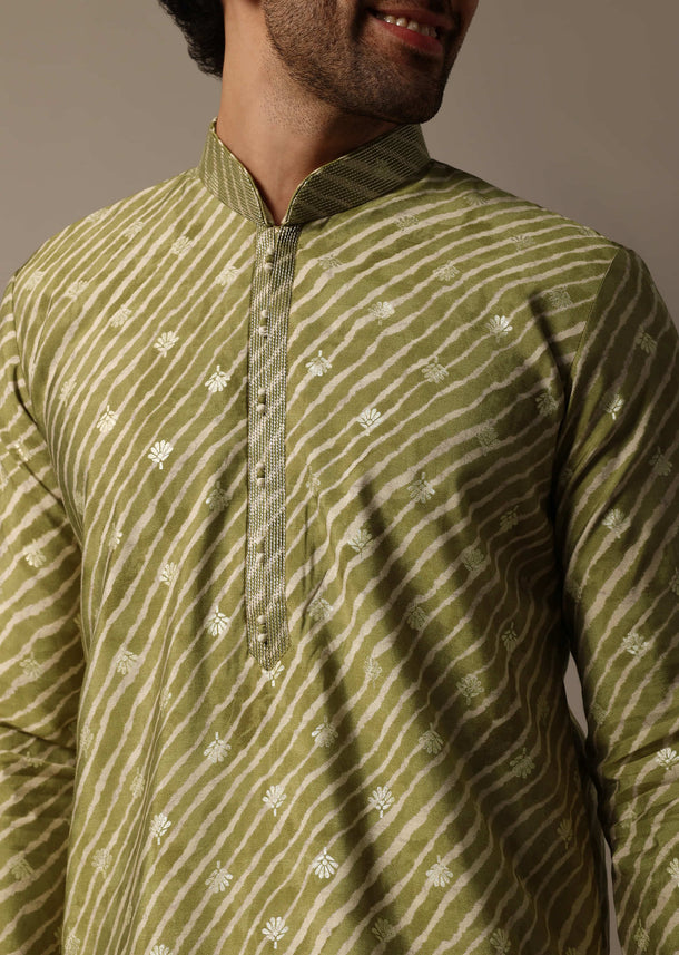 Green Lehariya Printed Kurta Set For Men