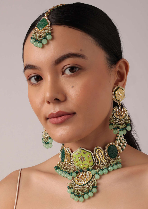 Green Pendant Choker Set With Bead Drops And Meenakari Work