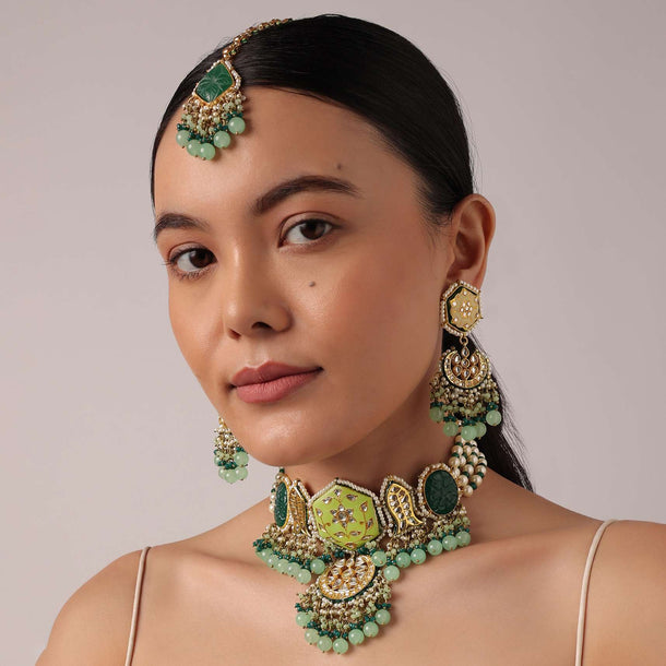 Green Pendant Choker Set With Bead Drops And Meenakari Work