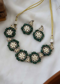 Green Victorian Polki Choker And Earring Set In Silver Alloy