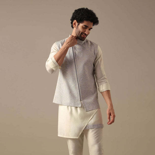 Grey Bundi And Asymmetric Kurta Set In Silk