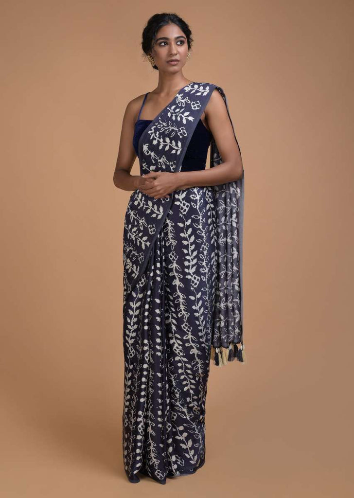 Indigo Blue Saree In Satin Blend With Leaf Print All Over Online - Kalki Fashion