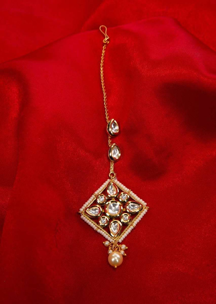 Kite shaped maang tikka with crystals only on Kalki
