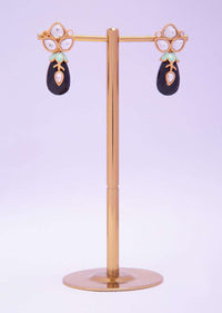 Kundan Studded Earring With Black Bead Drop Online - Kalki Fashion