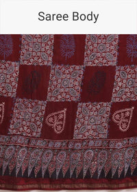 Maroon Saree In Cotton With Batik Printed Buttis And Applique Work On The Pallu Online - Kalki Fashion