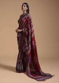 Maroon Saree In Cotton With Batik Printed Buttis And Applique Work On The Pallu Online - Kalki Fashion