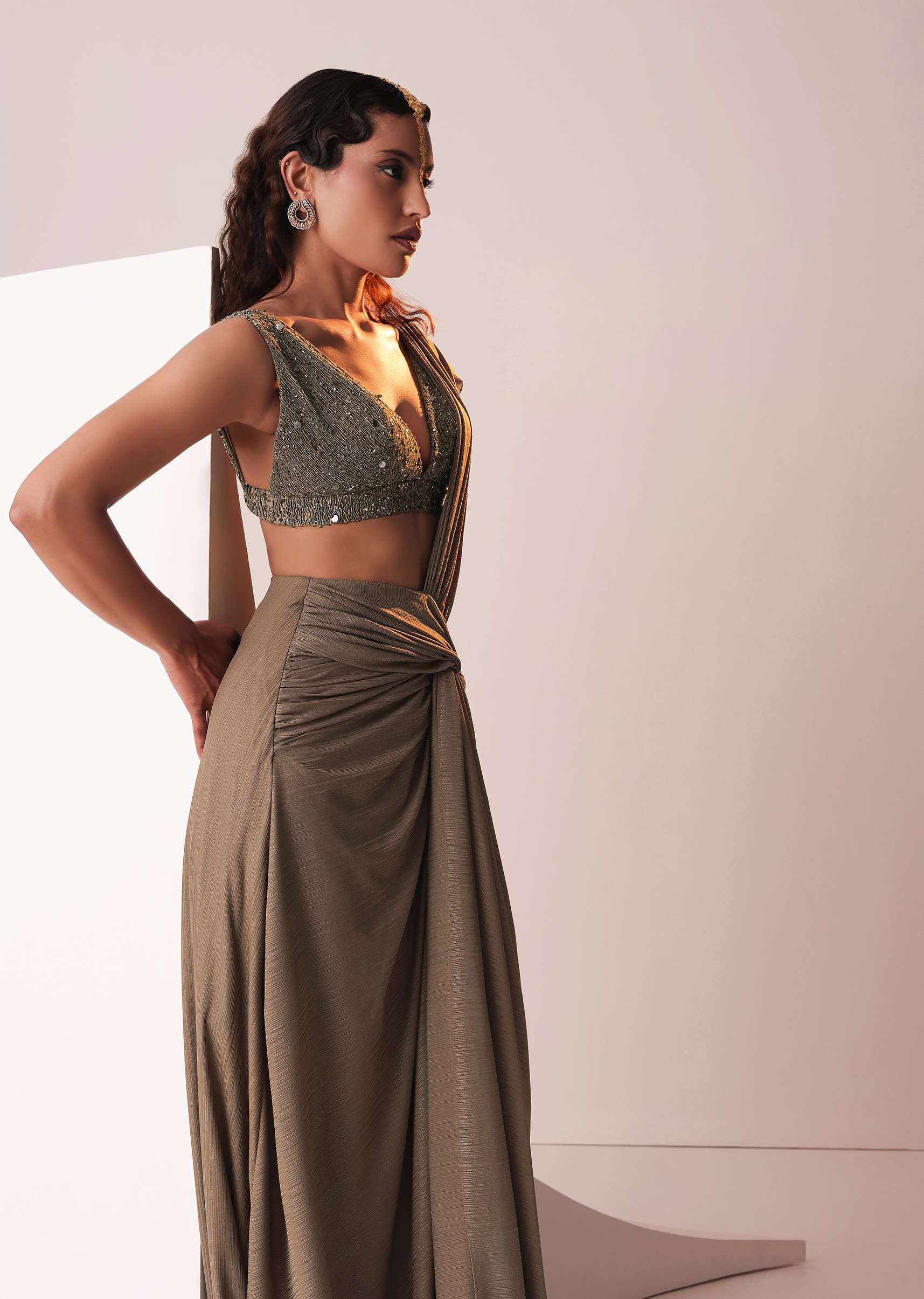 Mocha Brown Ready-To-Wear Saree With Embroidered Blouse In Knit Fabric And Pleated Satin