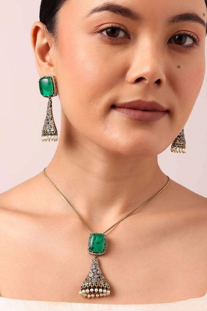 Multicolor Silver Kundan Pendant Necklace Set