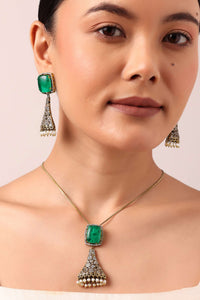 Multicolor Silver Kundan Pendant Necklace Set