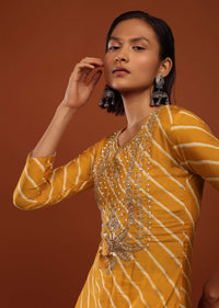 Mustard Yellow Kurta In Cotton With Lehariya Print And Gotta Detailed Floral Yoke