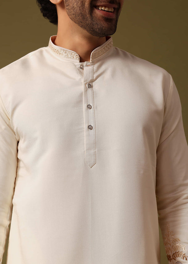 Off White Kurta Set In Resham Work For Men