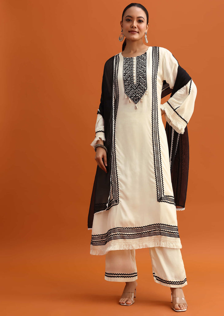 Off White Lace Work Kurta Pant Set With Dupatta