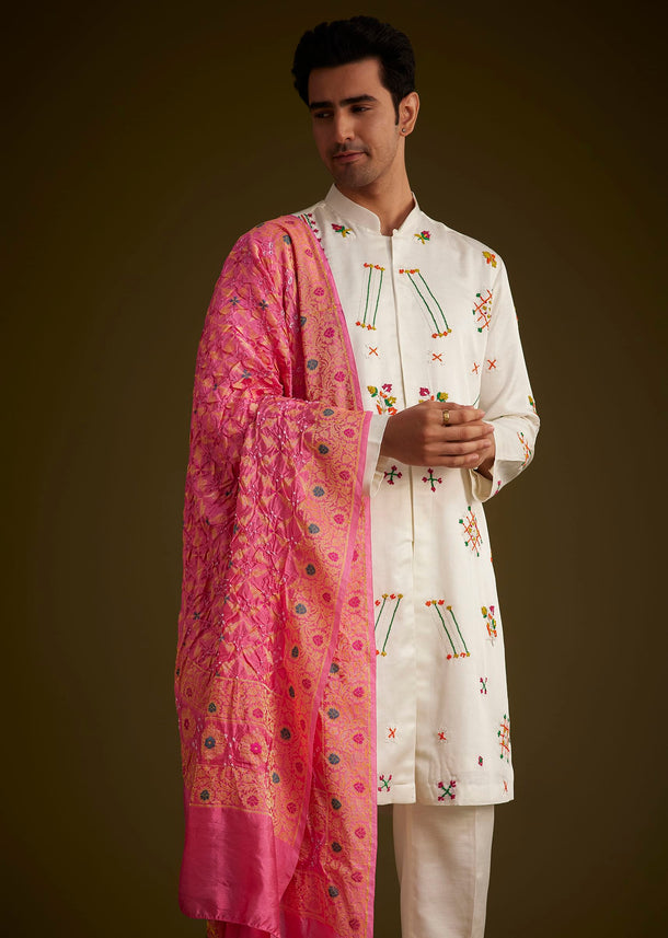 Off White Silk Thread Embroidered Kurta Set With Bandhani Dupatta