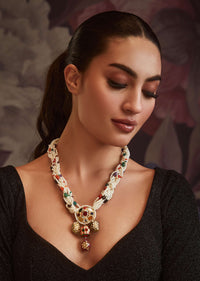 Navrattan Pearl Necklace With Stones In Gold Plated Silver Alloy