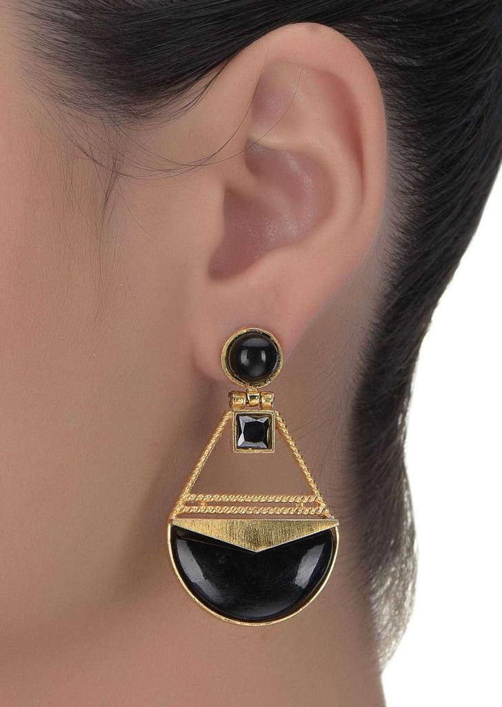 Black Stone Gold Plated Danglers In Geometric Pattern Online - Kalki Fashion