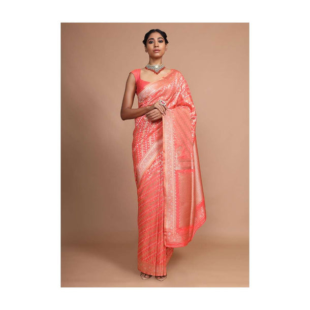 Peach Banarasi Saree In Silk With Weaved Floral Design In Diagonal Pattern Online - Kalki Fashion