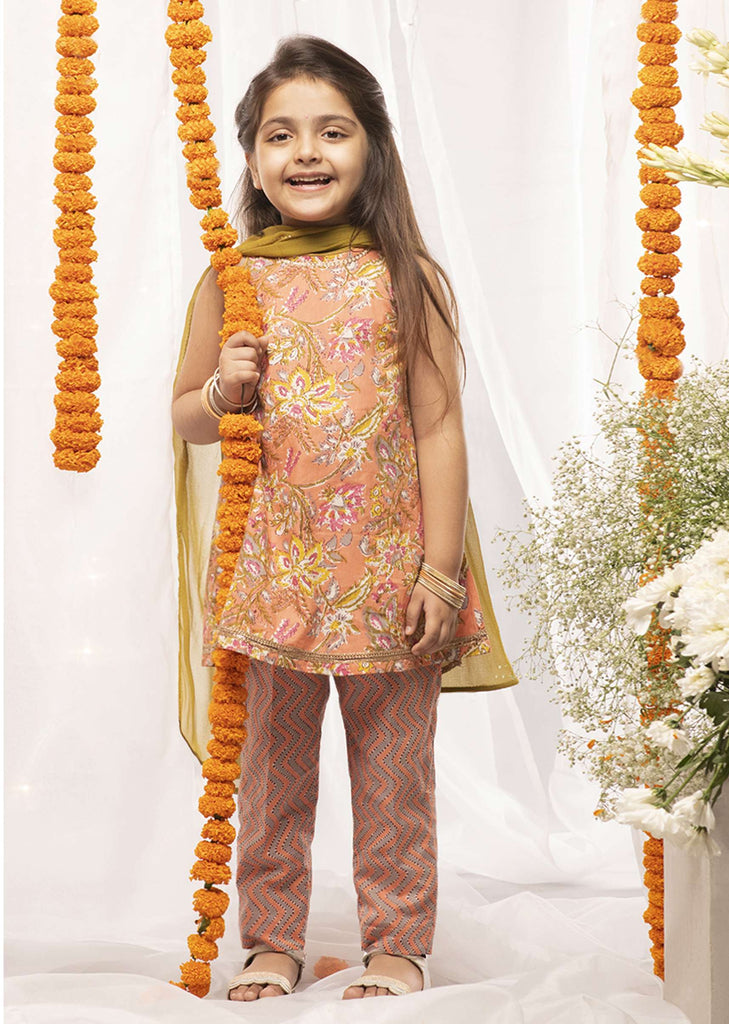 Kalki Girls Peach Suit Set In Cotton With Floral Print By Tiber Taber