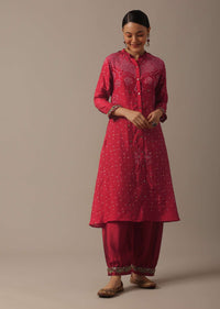 Red Hand Dyed Kurta Set In Silk With Bandhani Work