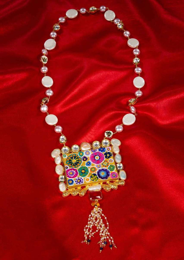 Rose Pink And White Pearl Necklace With A Wooden Hand Painted Pendant With Golden Coating Online - Kalki Fashion