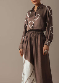 Brown Bandhani And Leheriya Shirt And Pant Set With Tie-Dye Shibhori Work