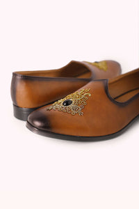 Brown Shaded Juttis with Stone Work