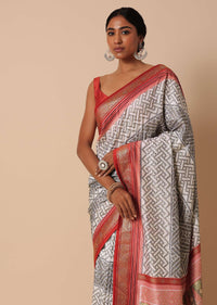 Grey Dola Silk Saree With Patola Print And Unstitched Blouse Piece