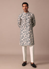 Beige Kurta With Thread Work Motifs