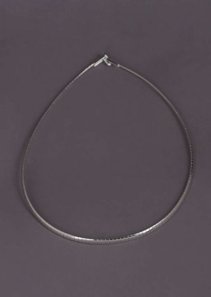 Silver Plated Choker Necklace In Flat Chain Pattern Online - Kalki Fashion