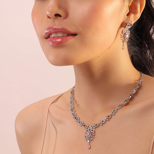 Silver Necklace With Earrings In A Sea-Life Inspired Design And A Shell Shaped Pendant