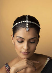 Victorian Polki Mathapatti With Cubic Zirconia In Silver Alloy