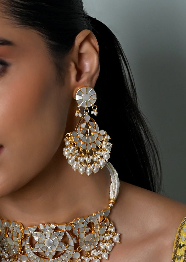 Ivory And Gold Jadau Kundan Necklace Set With Earrings