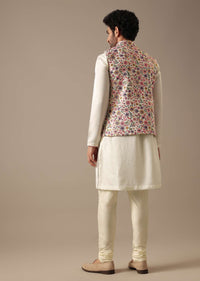 White Floral Bundi & Kurta Set In Silk