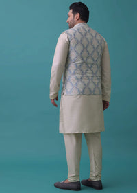 White Jacket Kurta Set In Silk With Machine Embroidery